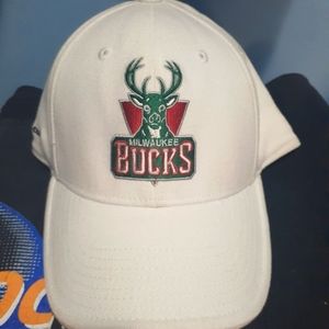 Milwaukee Bucks Adidas stretch-fit
